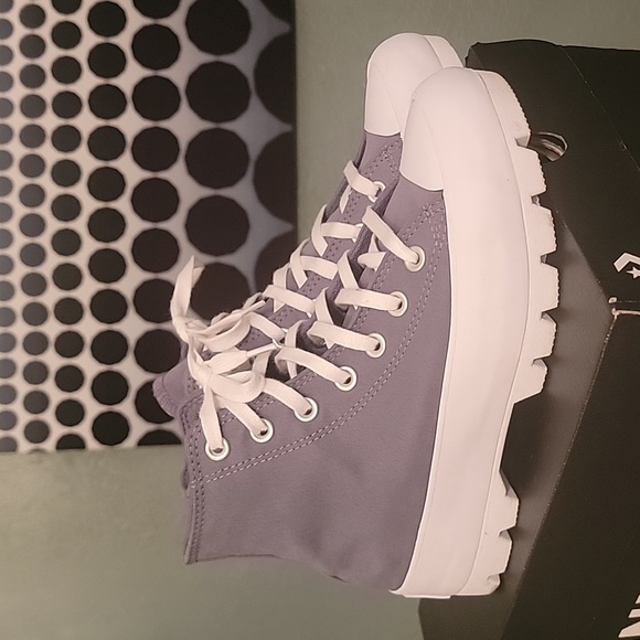 Converse tennis shoes - Picture 9 of 10